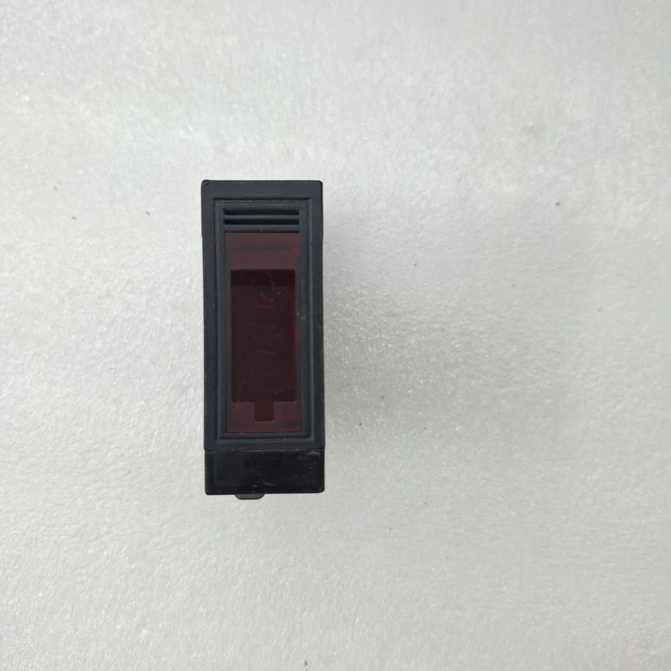OMRON E3JM-R4M4-G SENSOR (USED CONDITION) E3JMR4M4G
